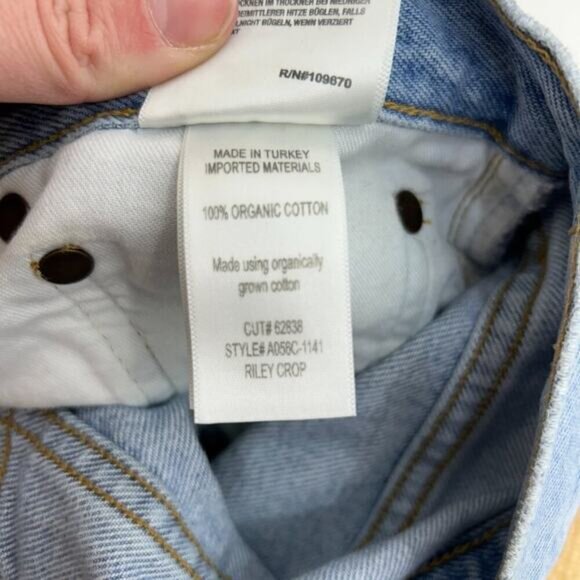 AGOLDE Light Denim Wash Button Fly Riley Crop Jeans 28 - Picture 7 of 7